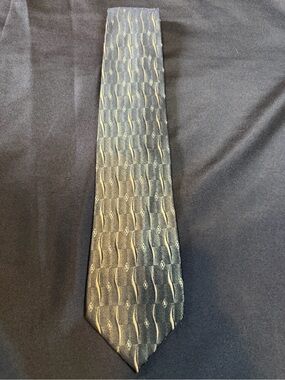 Joseph & Feiss Black Tie with Gold Wave Motif